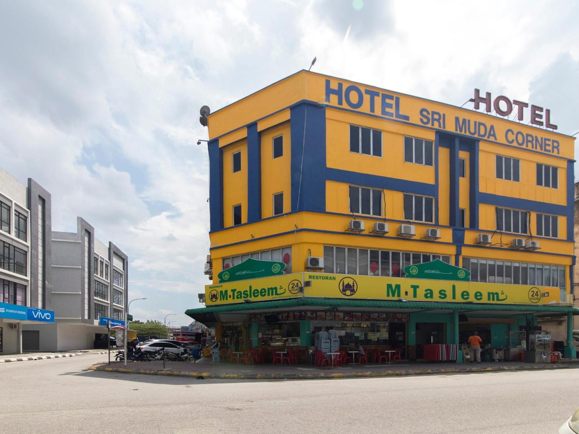 Oyo 882 Sri Muda Corner Sdn Bhd 2*