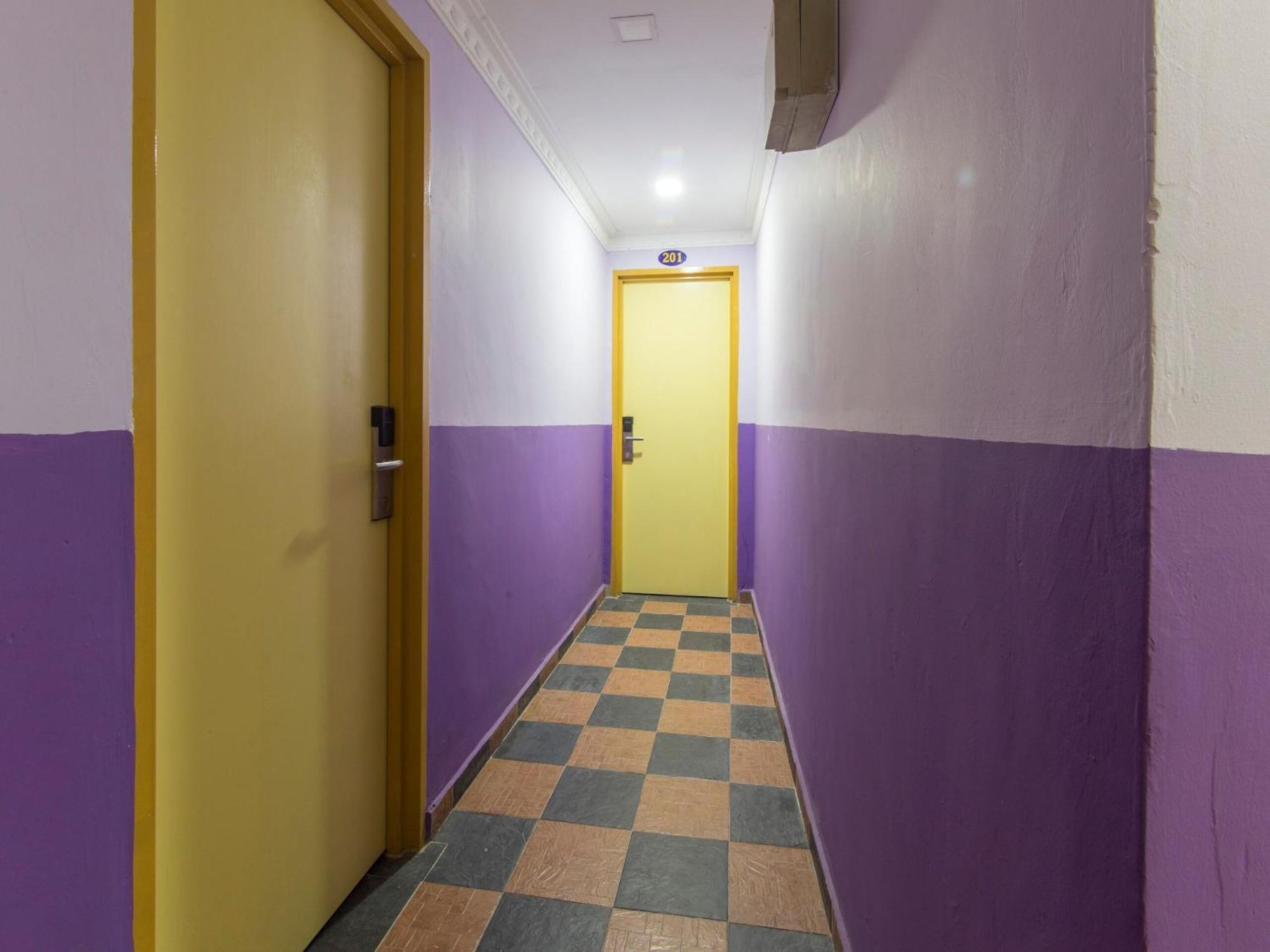 Oyo 882 Sri Muda Corner Sdn Bhd Shah Alam